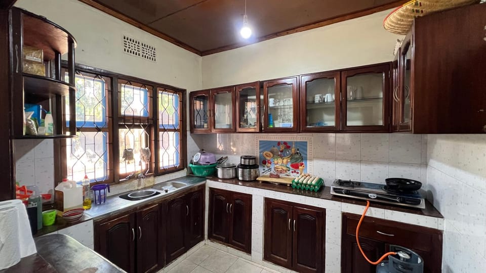 Coffee/tea facilities, Kitchen or kitchenette, dishwasher, minibar, oven, stove