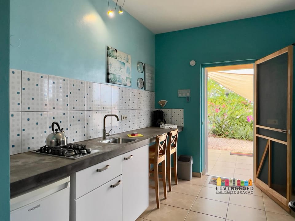 Toilet, Kitchen or kitchenette