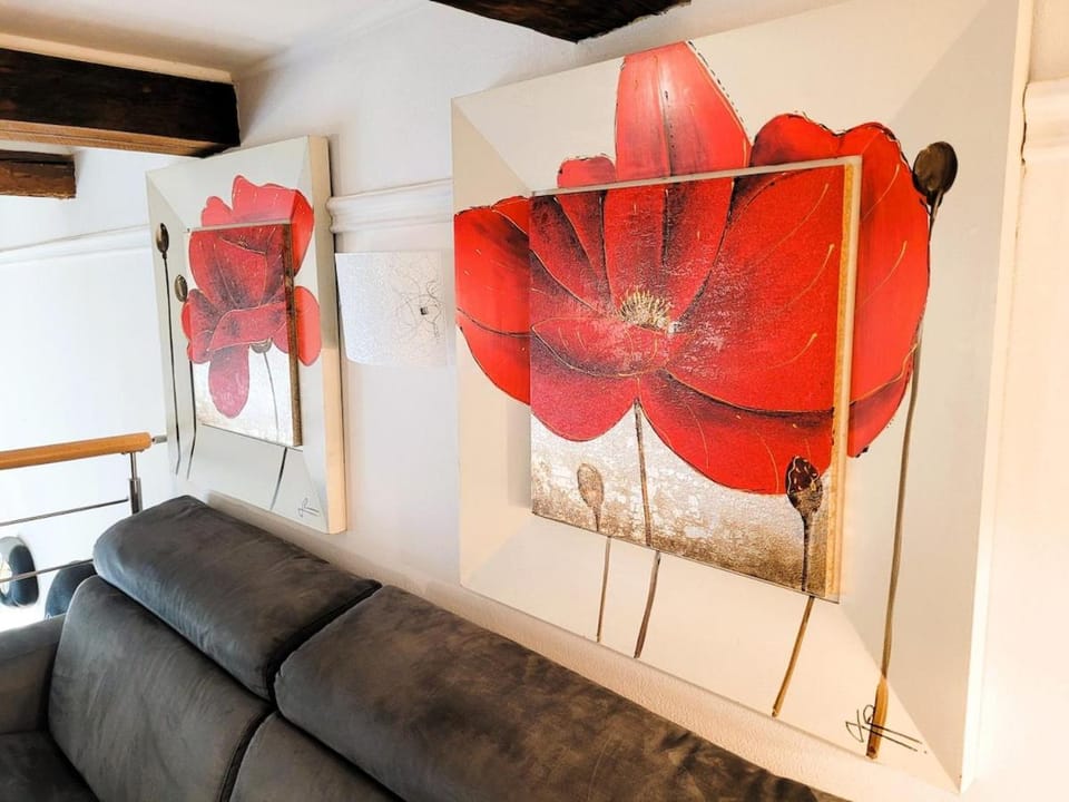 Decorative detail, Seating area