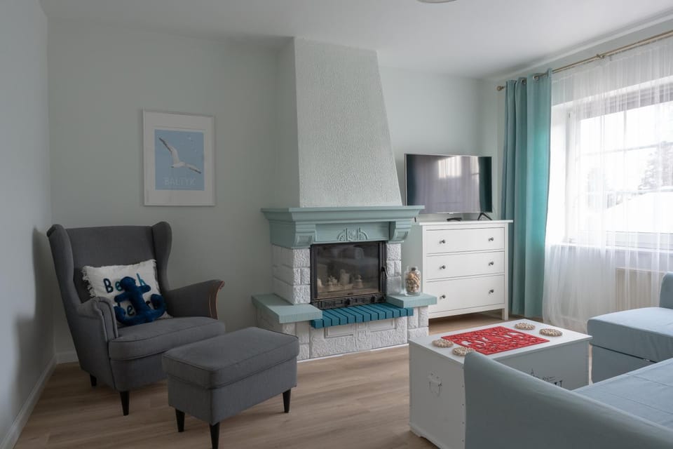 Communal lounge/ TV room, Living room, Photo of the whole room, Seating area, Evening entertainment