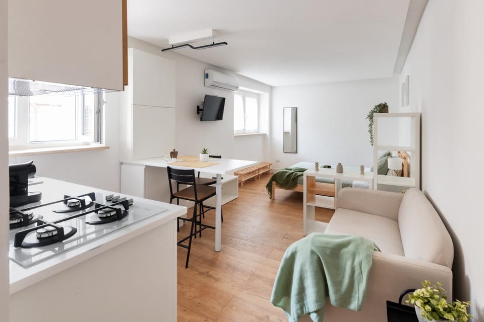 Bed, TV and multimedia, Kitchen or kitchenette, kitchen