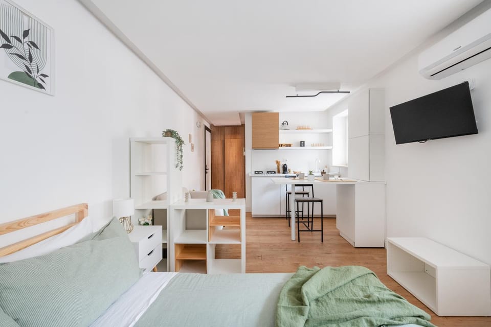 TV and multimedia, Kitchen or kitchenette, kitchen
