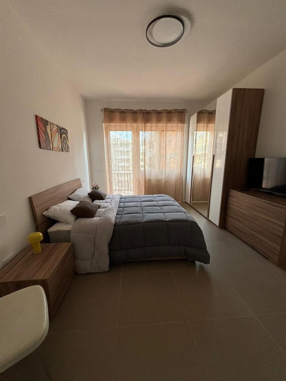 Bed, Photo of the whole room, Bedroom