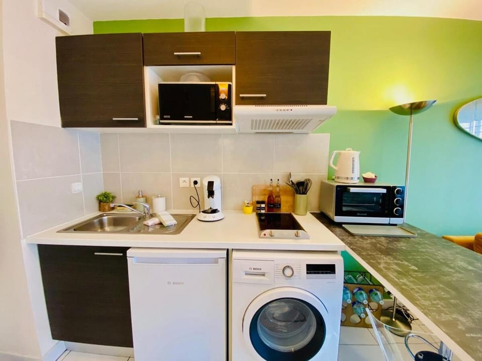 "Le Chai"T2 plein centre, Parking, Clim, Terrasse Apartment in Occitanie