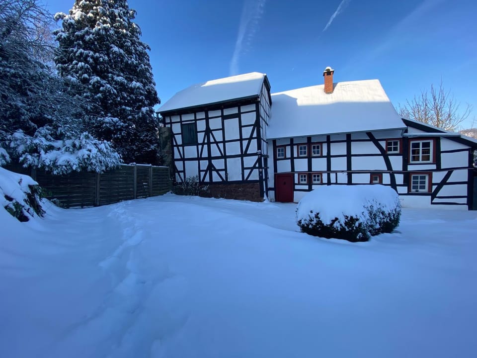 Property building, Natural landscape, Winter