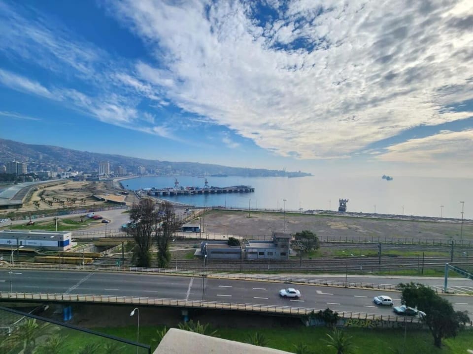 HOM I Con vista al Mar I Estacionamiento I Wifi Apartment in Valparaiso