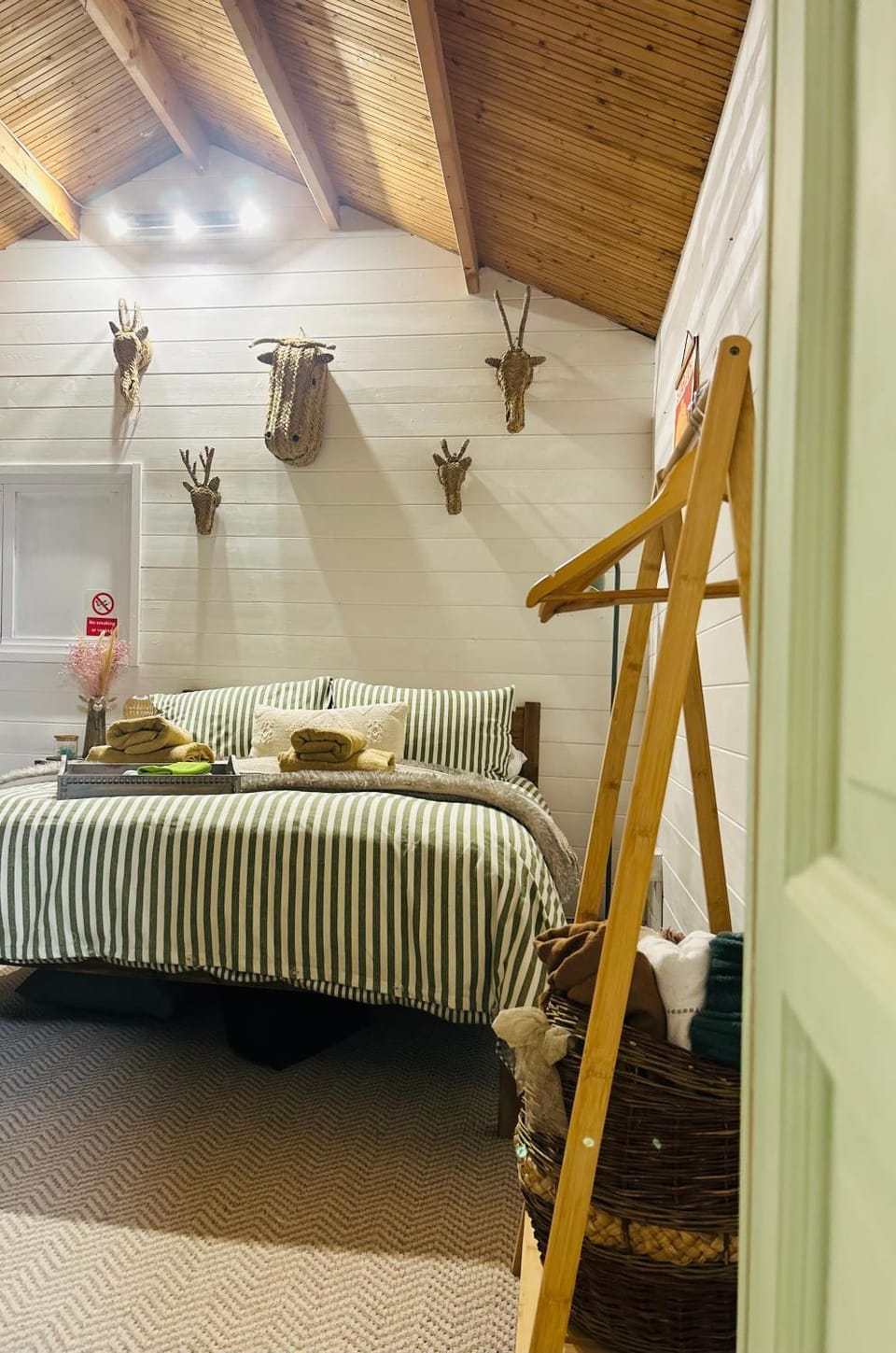 Cwt Gafr Bach Apartment in Wales