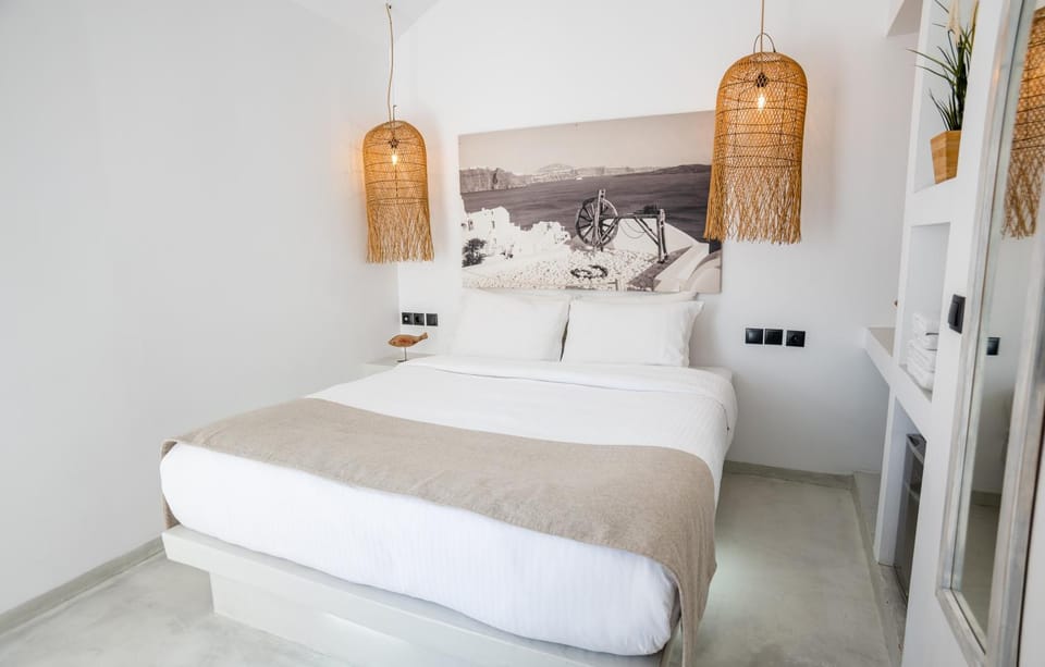 Cliff Aura Suites Apartment in Thera