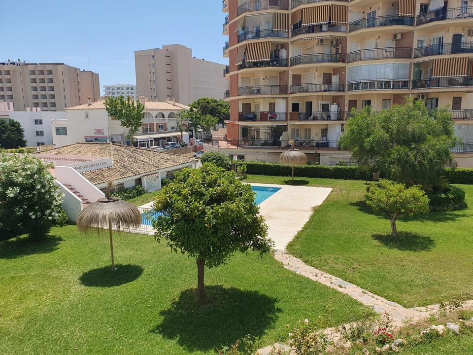 Property building, Garden view, Pool view