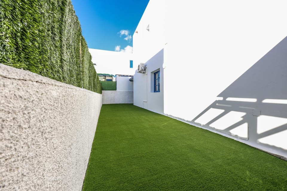 Garden, Garden, Balcony/Terrace