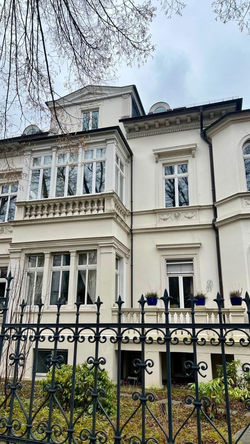 Old building dream in villa Apartment in Wiesbaden