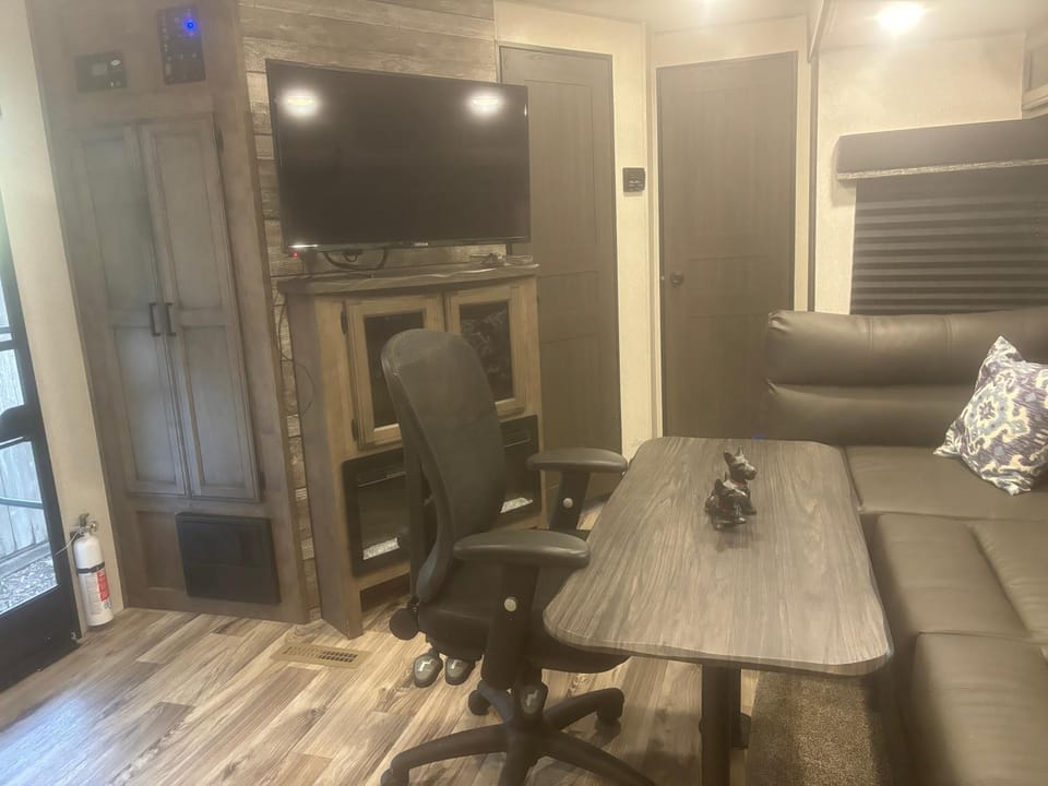 Hieghts Mobile bungalow Campground/ 
RV Resort in Houston