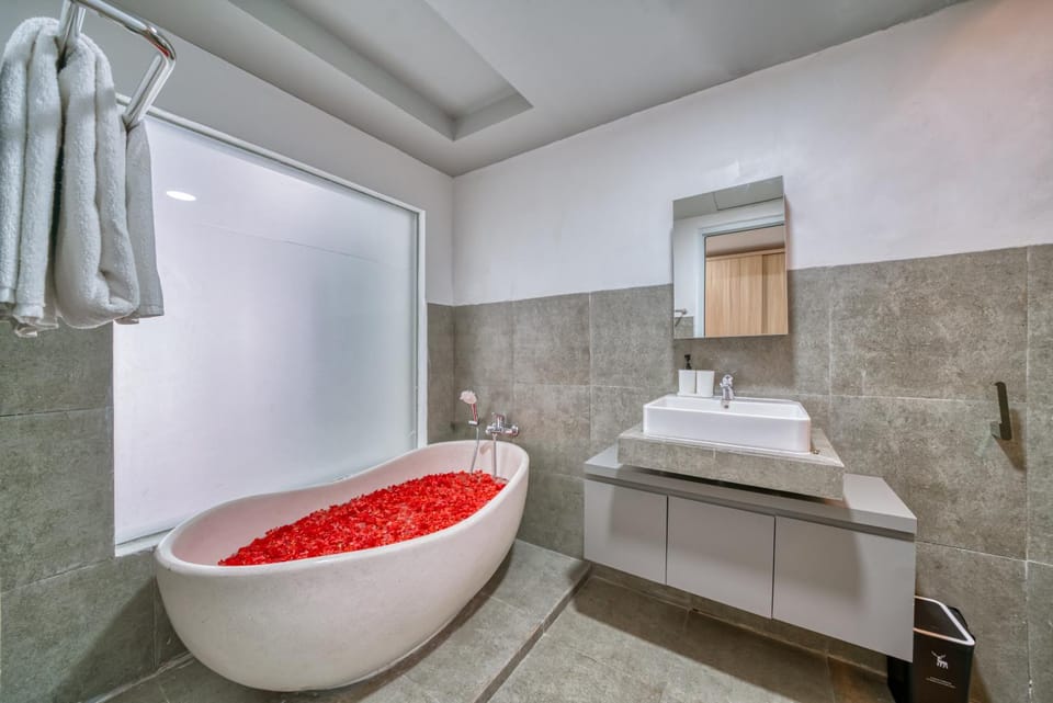 Bathroom, Bath