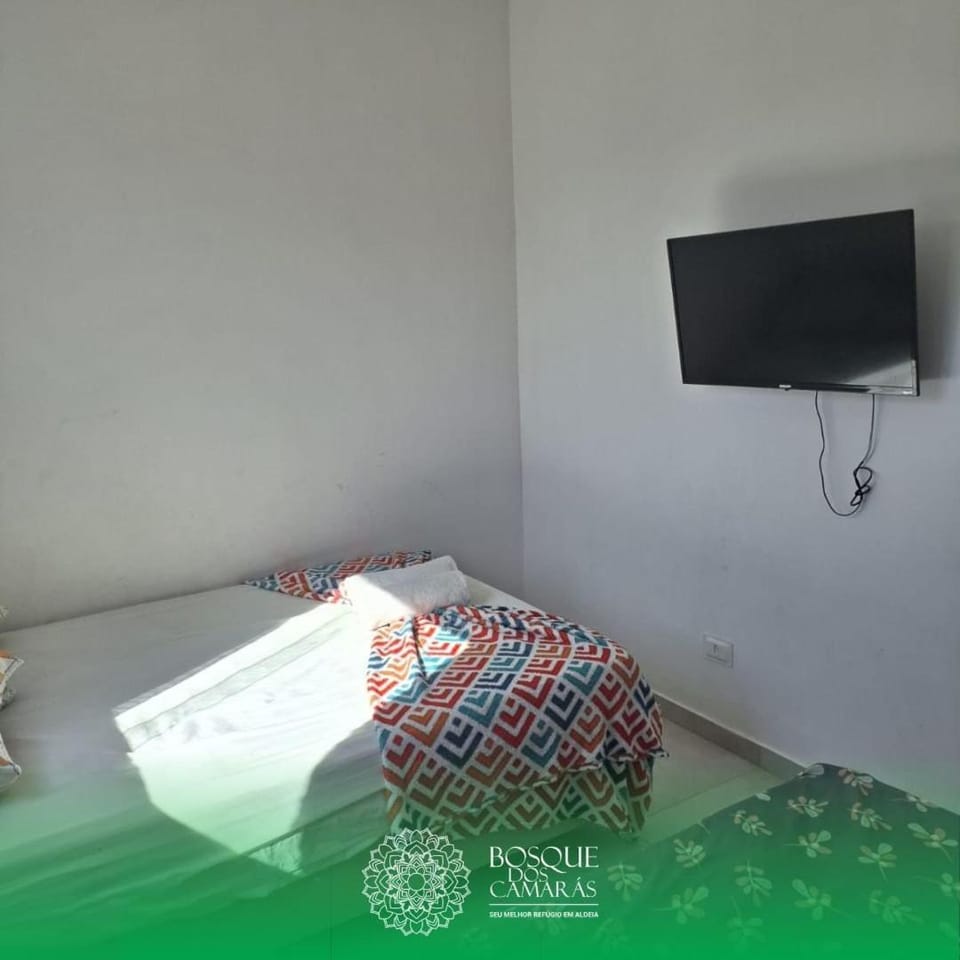 Bed, TV and multimedia, Bedroom