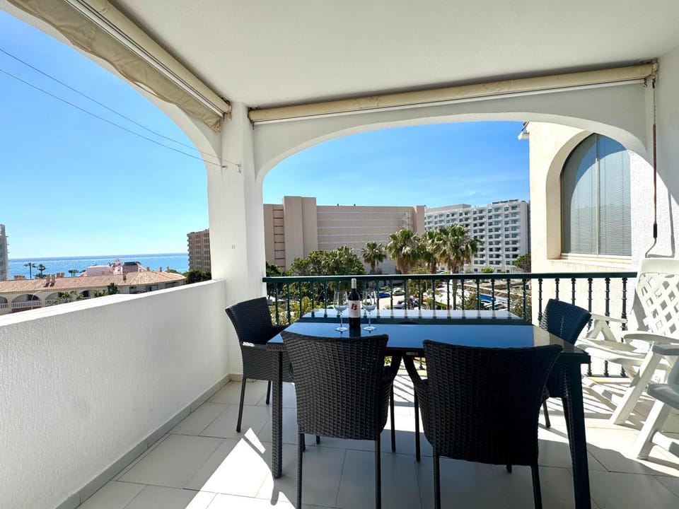 Natural landscape, View (from property/room), Balcony/Terrace, Seating area, Sea view