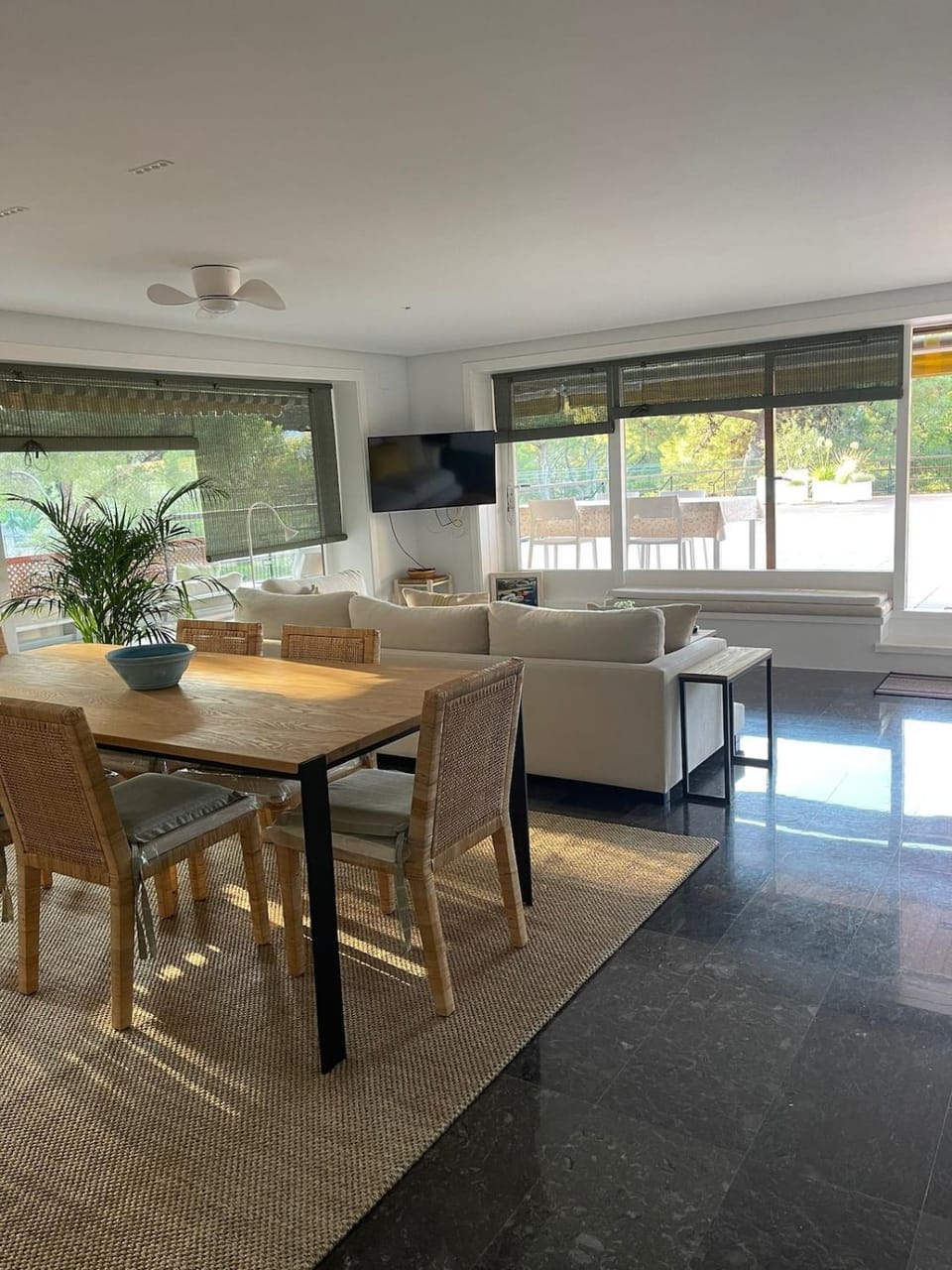 Living room, Dining area