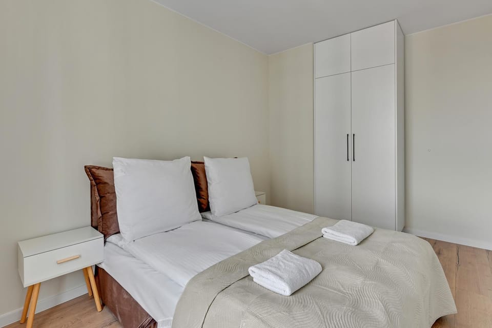 Bed, Bedroom, towels, wardrobe