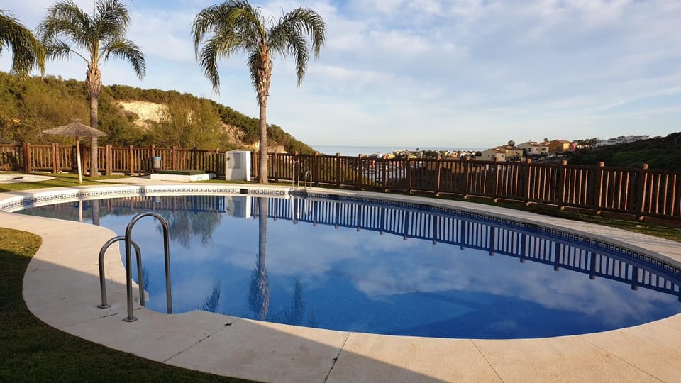 Swimming pool, Swimming pool