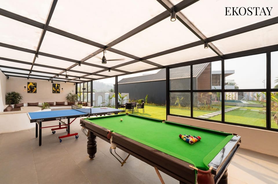EKOSTAY Luxe - Black Mirror Villa in Maharashtra