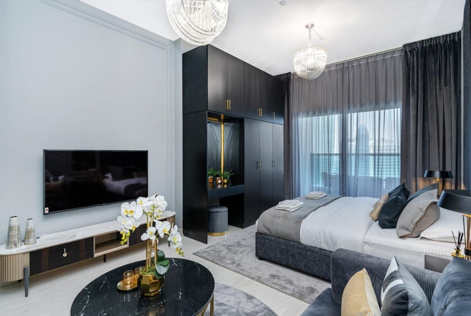 Bed, TV and multimedia, Photo of the whole room