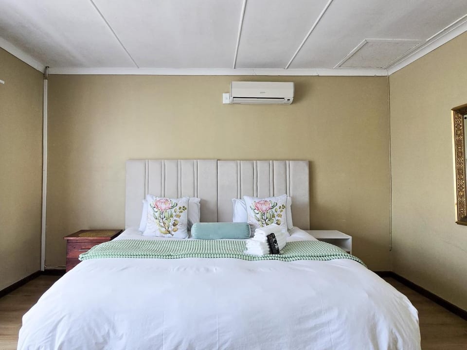 Mikasa Guesthouse Bed and Breakfast in Eastern Cape