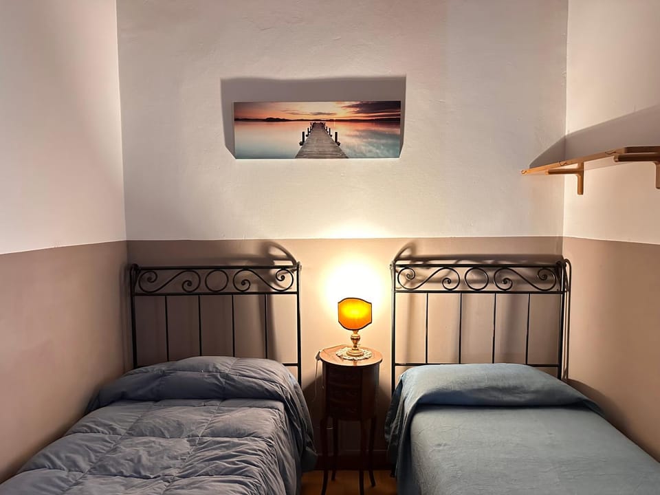 Bed, Photo of the whole room