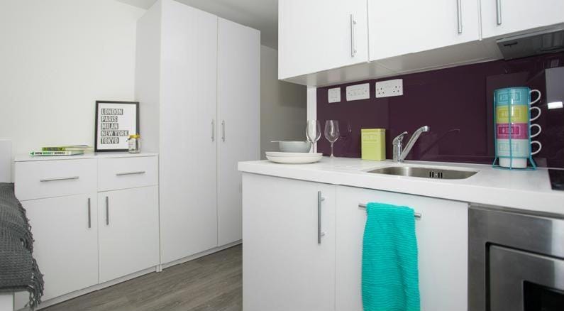Kitchen or kitchenette