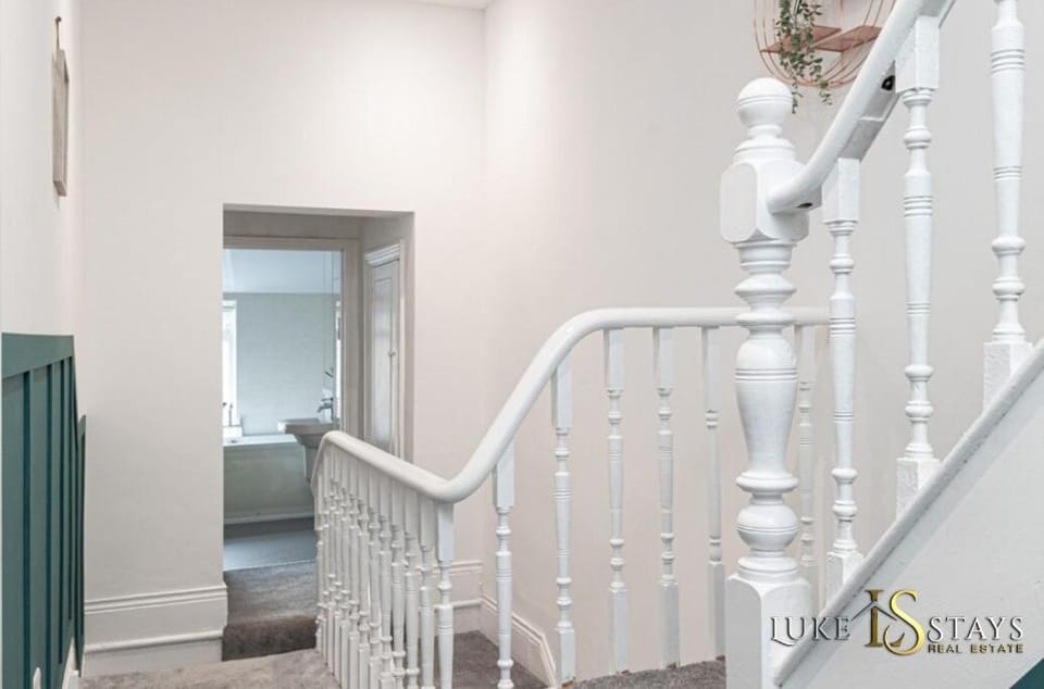 Luke Stays - Welbeck Road Apartment in Newcastle upon Tyne