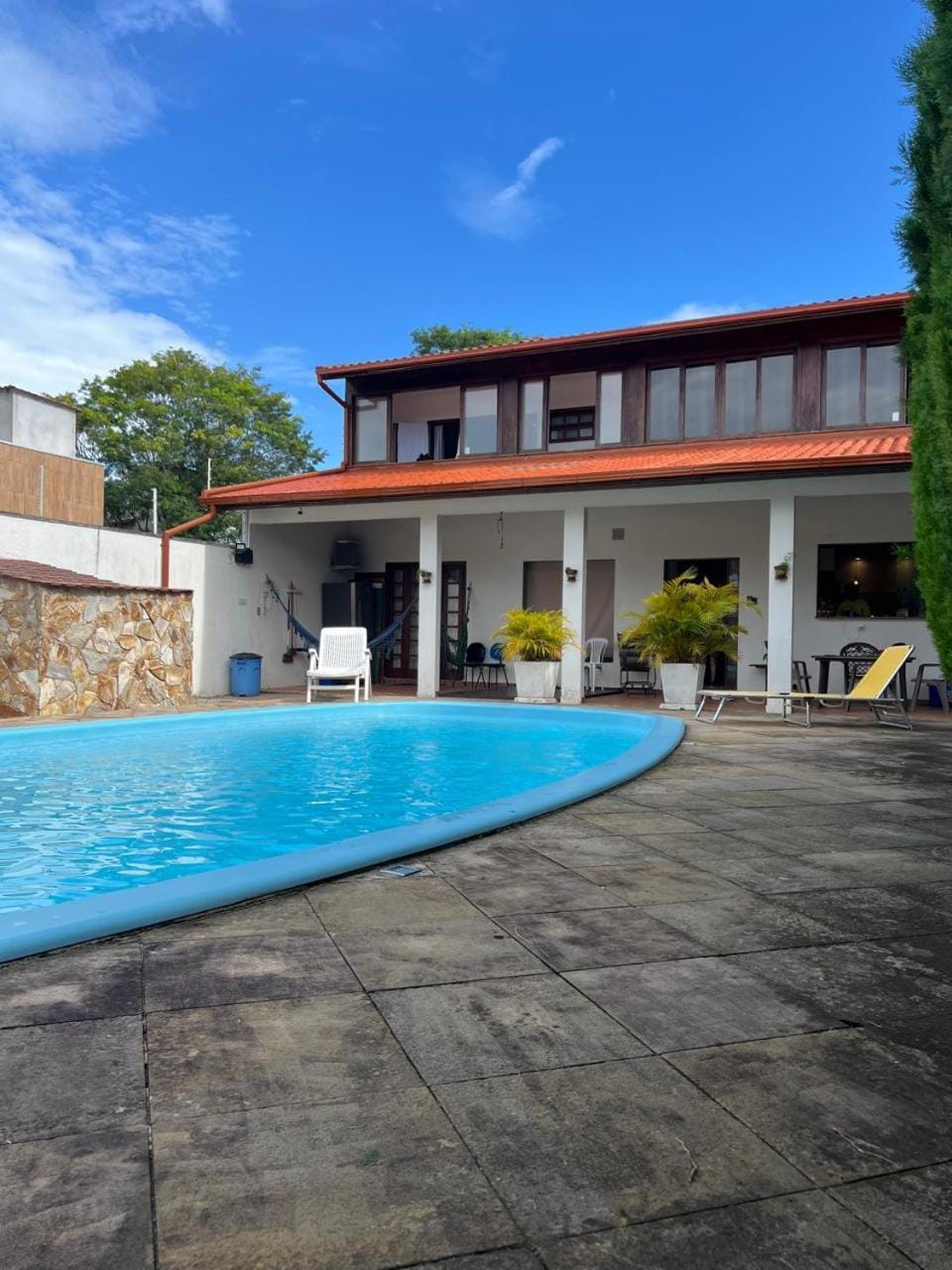 Property building, Day, Swimming pool, sunbed