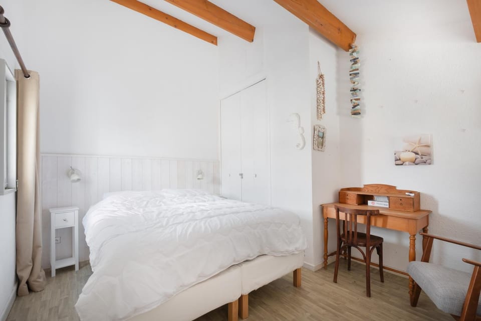 AS25806-P2 cabine duplex avec terrasse et parking Cabin in Le Grau-du-Roi