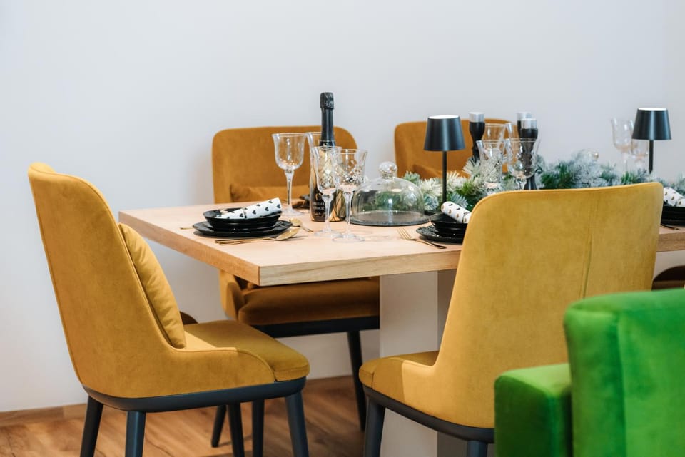 Living room, Dining area