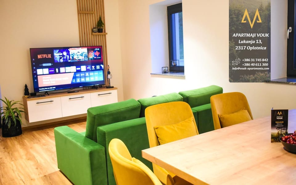 Communal lounge/ TV room, TV and multimedia, Living room, Evening entertainment