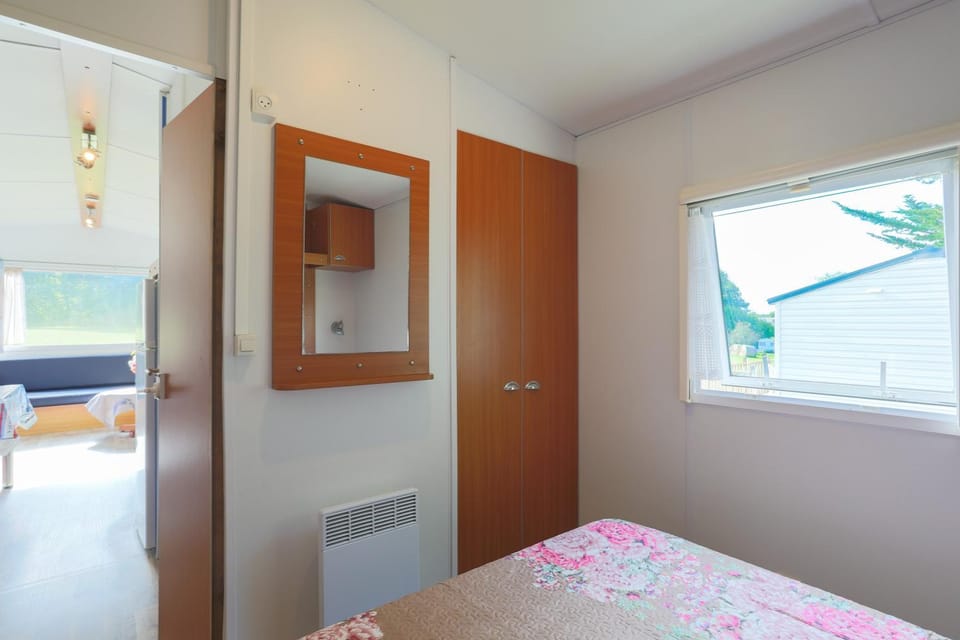 Property building, Living room, Bedroom