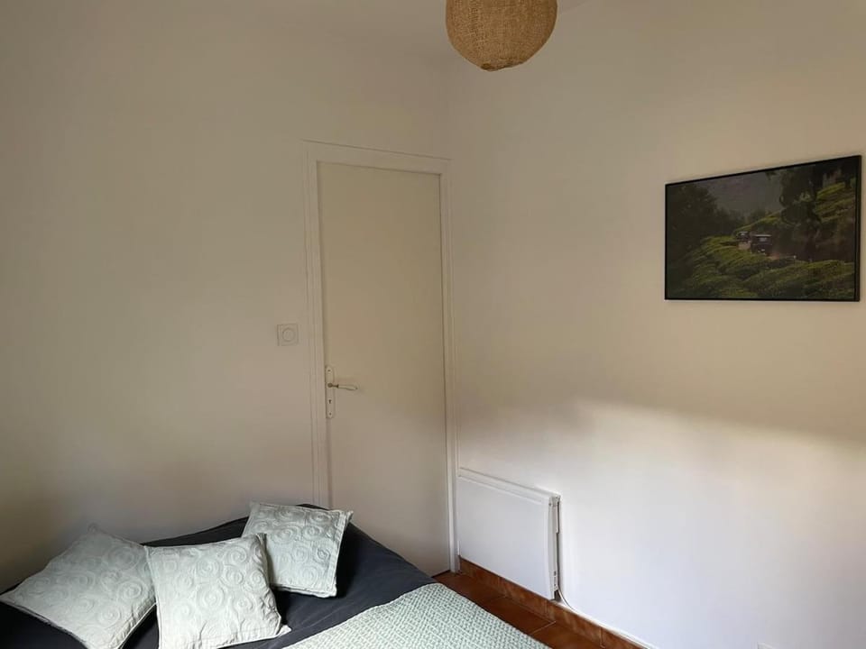 Bed, Photo of the whole room