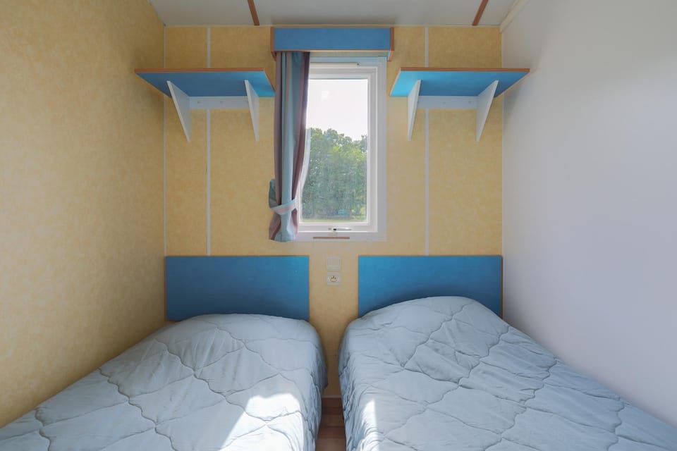 Property building, Living room, Bedroom