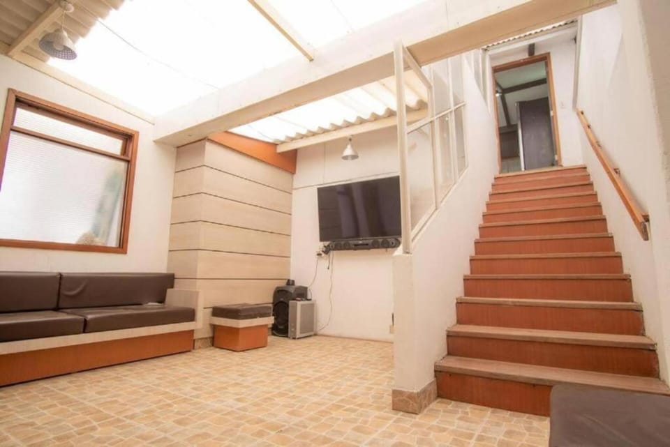 Patio, Living room