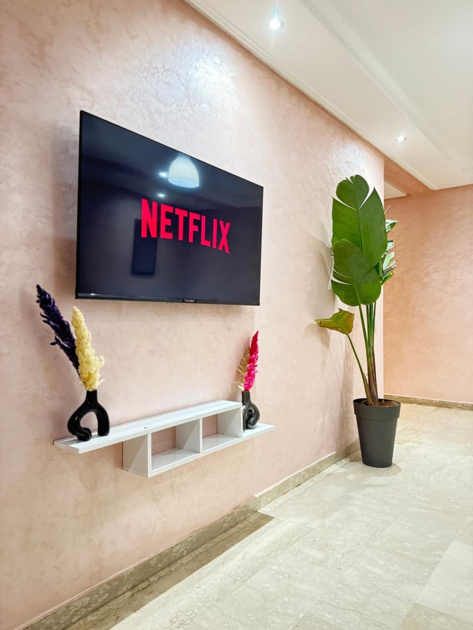 Communal lounge/ TV room, TV and multimedia, Living room, Seating area