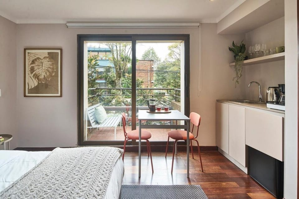 Bed, Coffee/tea facilities, View (from property/room), Balcony/Terrace, Kitchen or kitchenette, Living room, Photo of the whole room, Seating area, Dining area, Bedroom