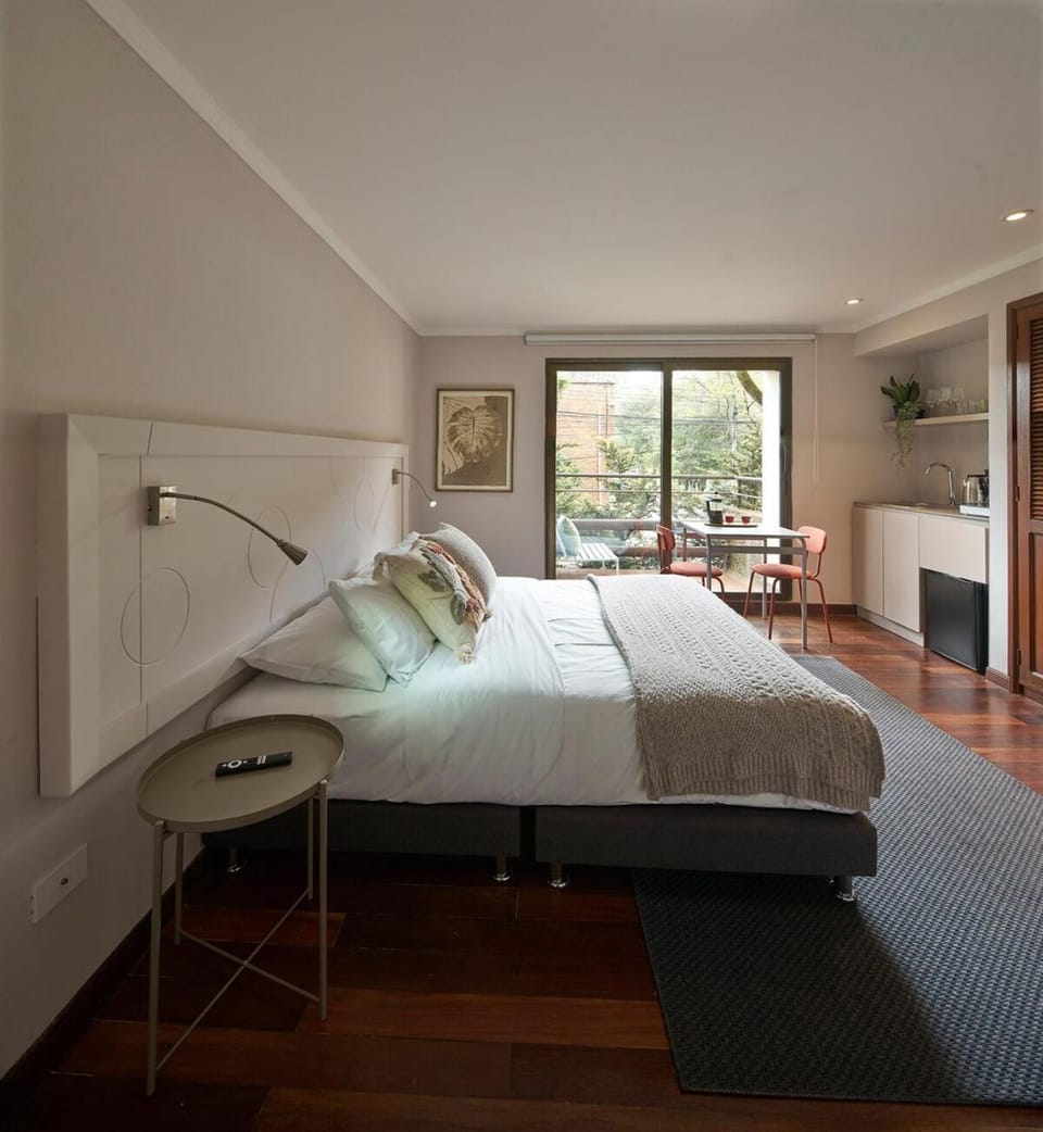 Bed, Balcony/Terrace, Photo of the whole room, Dining area, Bedroom, kitchen