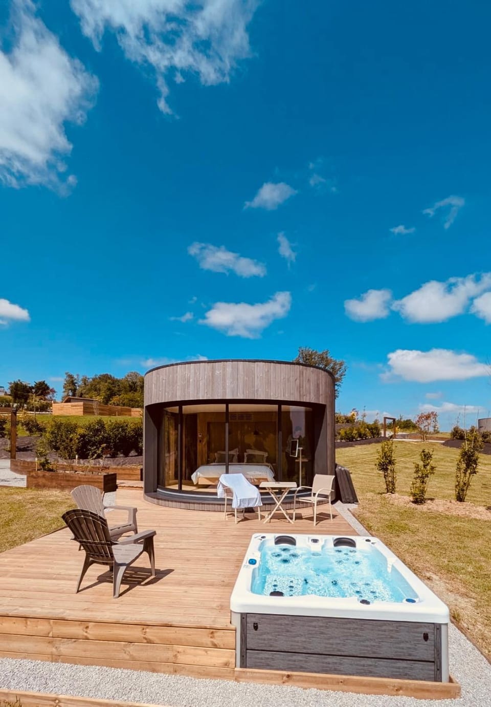 Property building, Patio, Day, Natural landscape, Garden view, Pool view