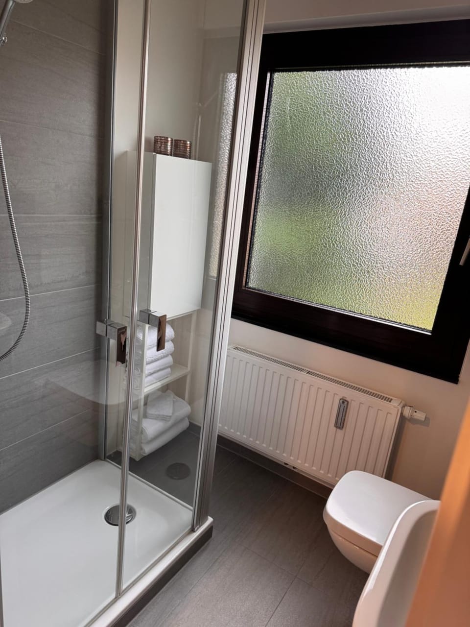 Shower, Bathroom, towels
