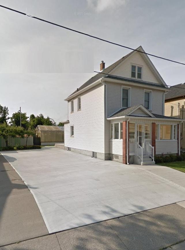 Ultra Close to Clifton Hill and the Falls & Wonderful Free Breakfast Delivered Daily House in Niagara Falls