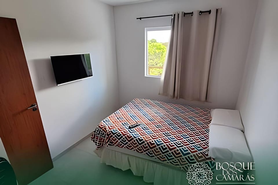 Bed, TV and multimedia, Photo of the whole room, Bedroom