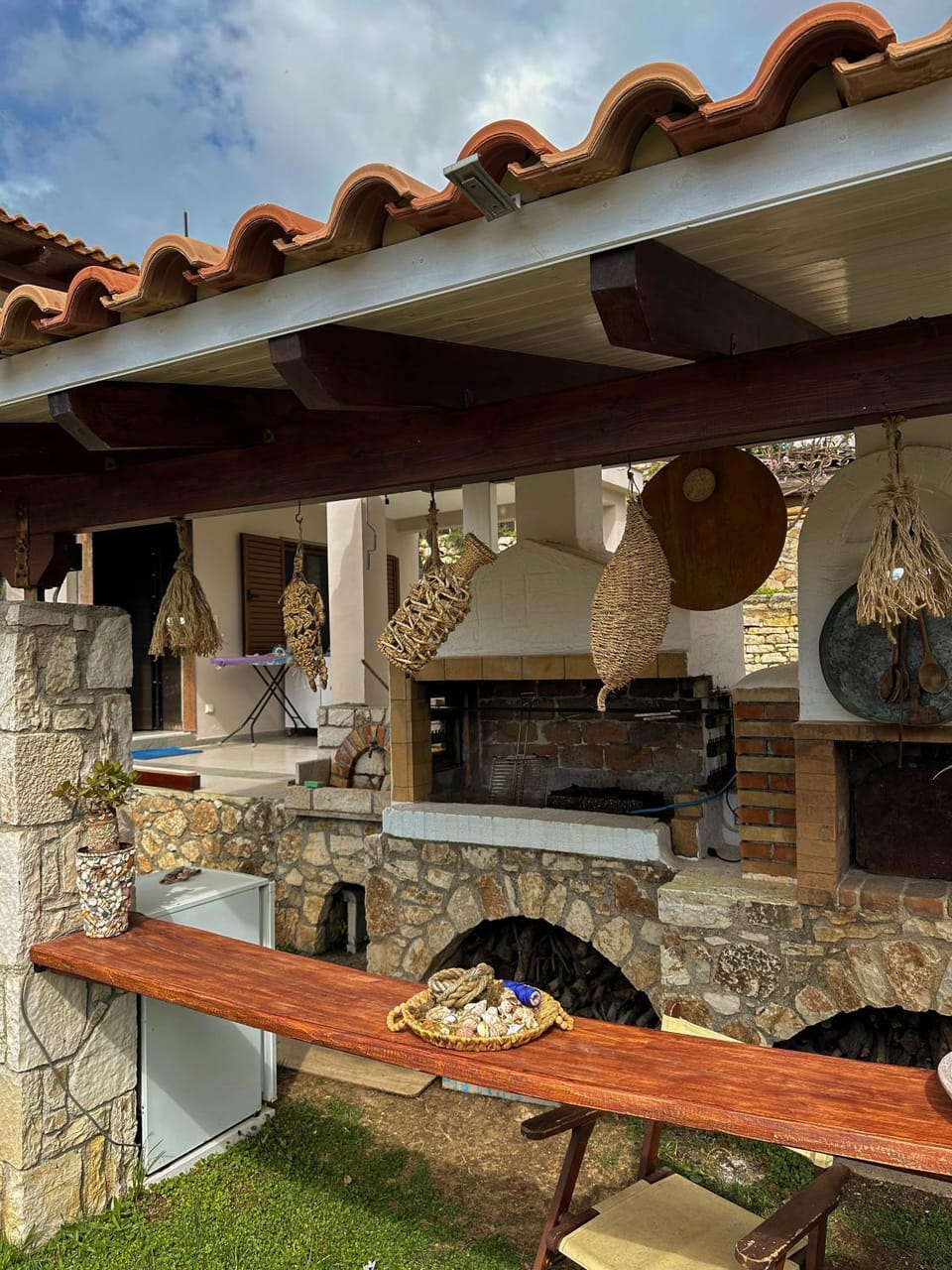 Property building, Day, BBQ facilities