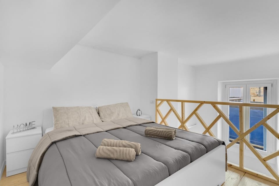 Bed, Photo of the whole room, Bedroom, internet
