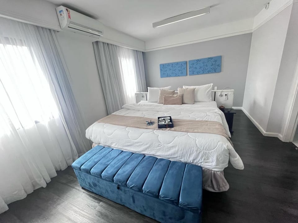 Bed, Photo of the whole room, air conditioner