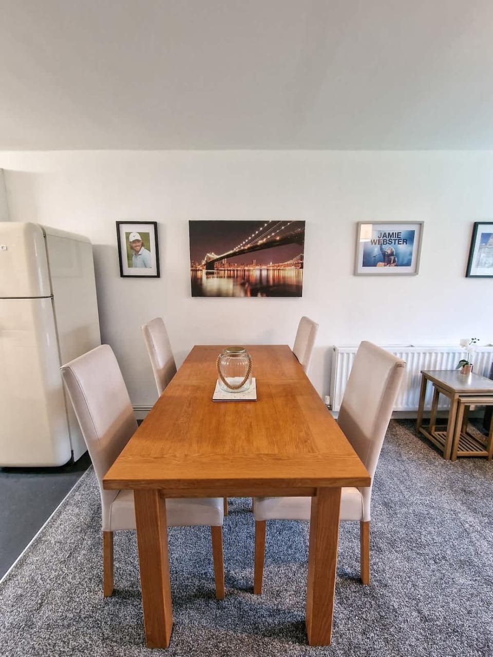 Lovely Kirkby Flat by City SuperHost Apartment in Liverpool