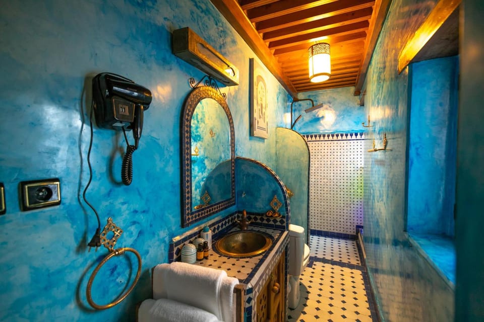 Bathroom, TV and multimedia