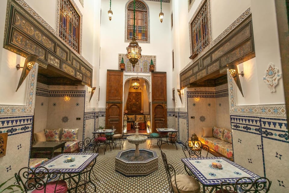 Restaurant/places to eat, Banquet/Function facilities, Internal: Not applicable to any particular room