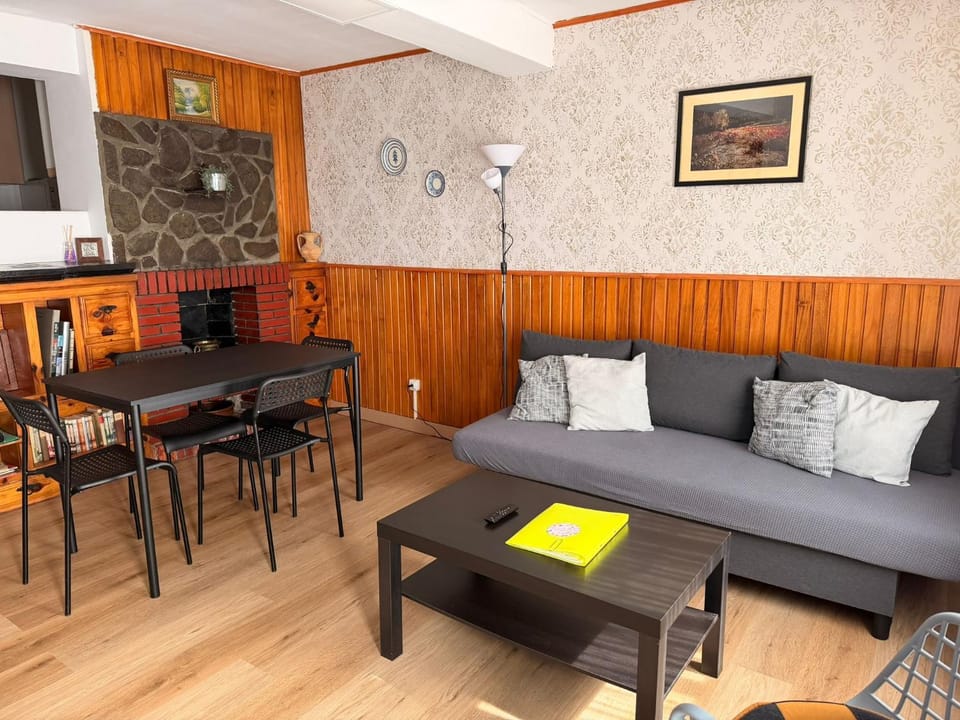 Communal lounge/ TV room, Dining area